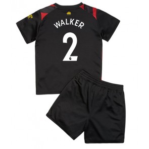 Manchester City Kyle Walker #2 babykläder Bortatröja barn 2022-23 Korta ärmar (+ Korta byxor)